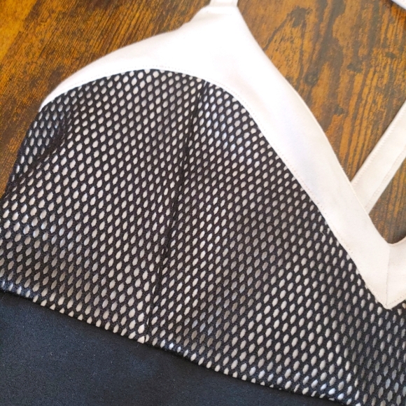 ALO Yoga/Pilates top Size XS - Picture 5 of 13